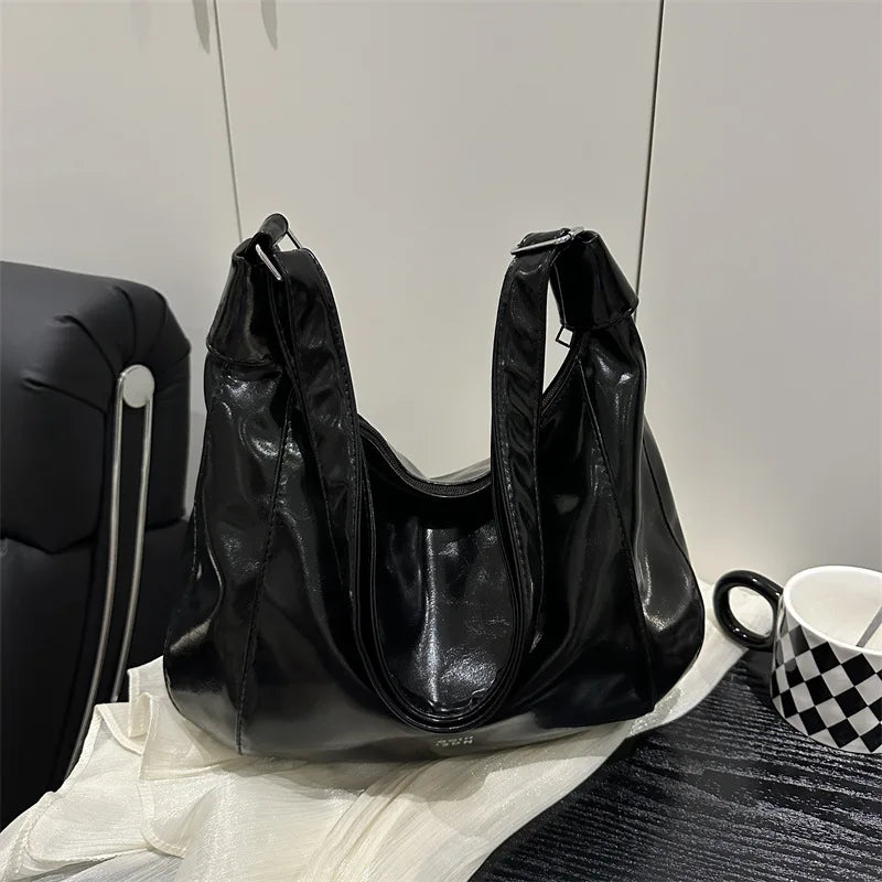 Versatile Casual Commuter Handbag