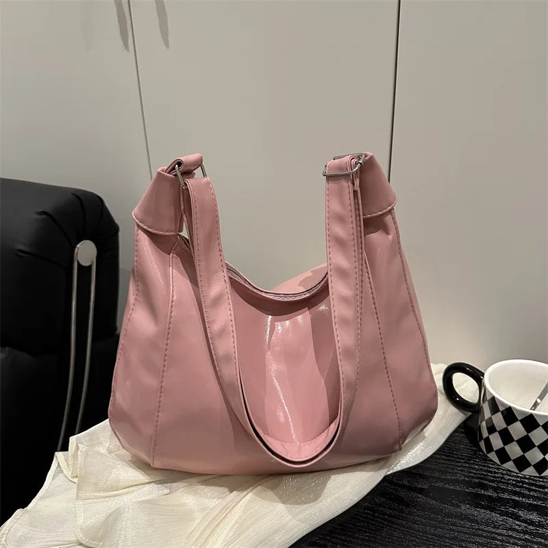 Versatile Casual Commuter Handbag