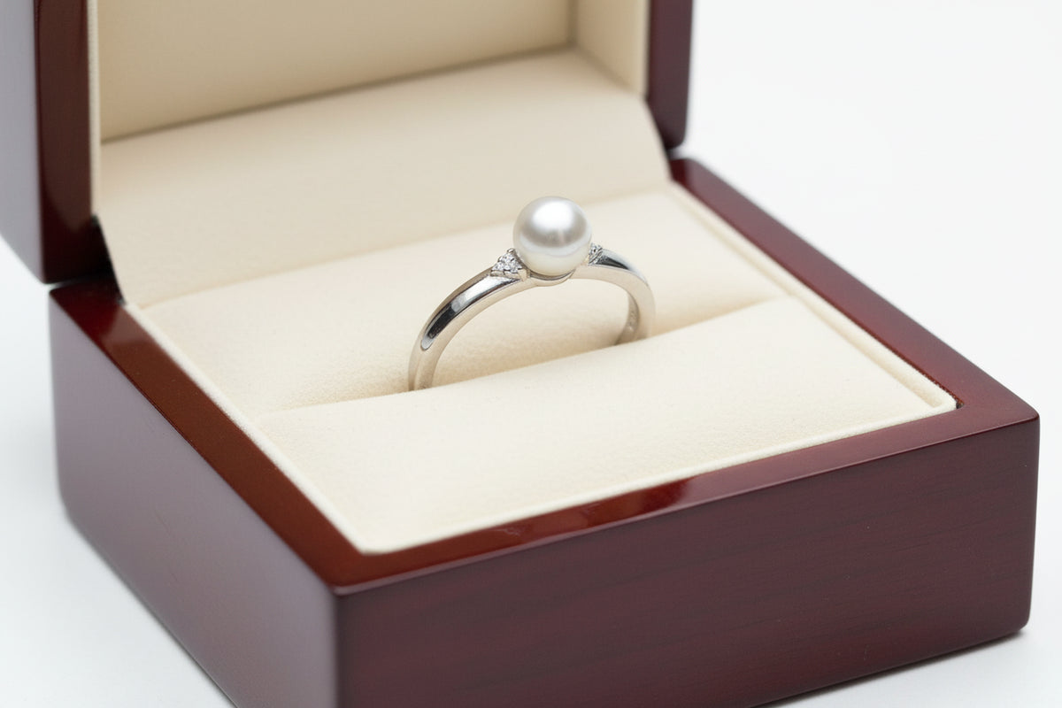 925 Sterling Silver Pearl & Zircon Ring